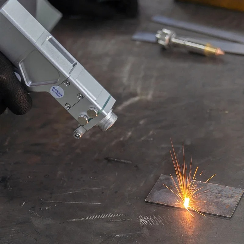 Mesin las serat optik genggam  - Fiber Laser Welder 2000W ulasan dan harga